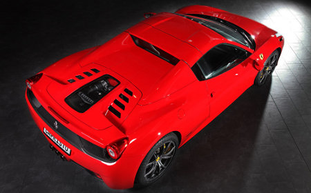 Ferrari 458 Spider mit Carbon/Glasmotorhaube by Capristo